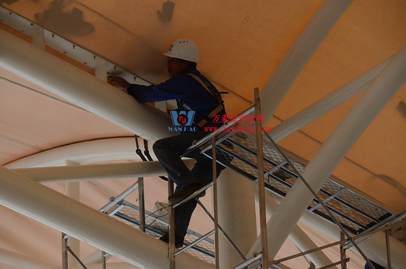 浙江真愛毯業(yè)科技有限公司廠房三屋面膜結(jié)構(gòu)工程完工大吉! 浙江真愛毯業(yè)科技有限公司廠房三屋面膜結(jié)構(gòu)工程完工大吉!