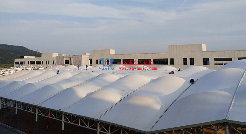 浙江真愛毯業(yè)科技有限公司廠房三屋面膜結(jié)構(gòu)工程完工大吉! 浙江真愛毯業(yè)科技有限公司廠房三屋面膜結(jié)構(gòu)工程完工大吉!