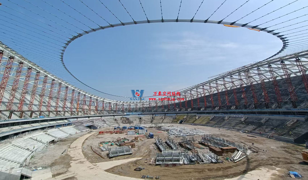 無錫奧體中心體育場ETFE膜首吊成功,太湖畔將閃耀“生態(tài)之光” 無錫奧體中心體育場ETFE膜首吊成功,太湖畔將閃耀“生態(tài)之光”