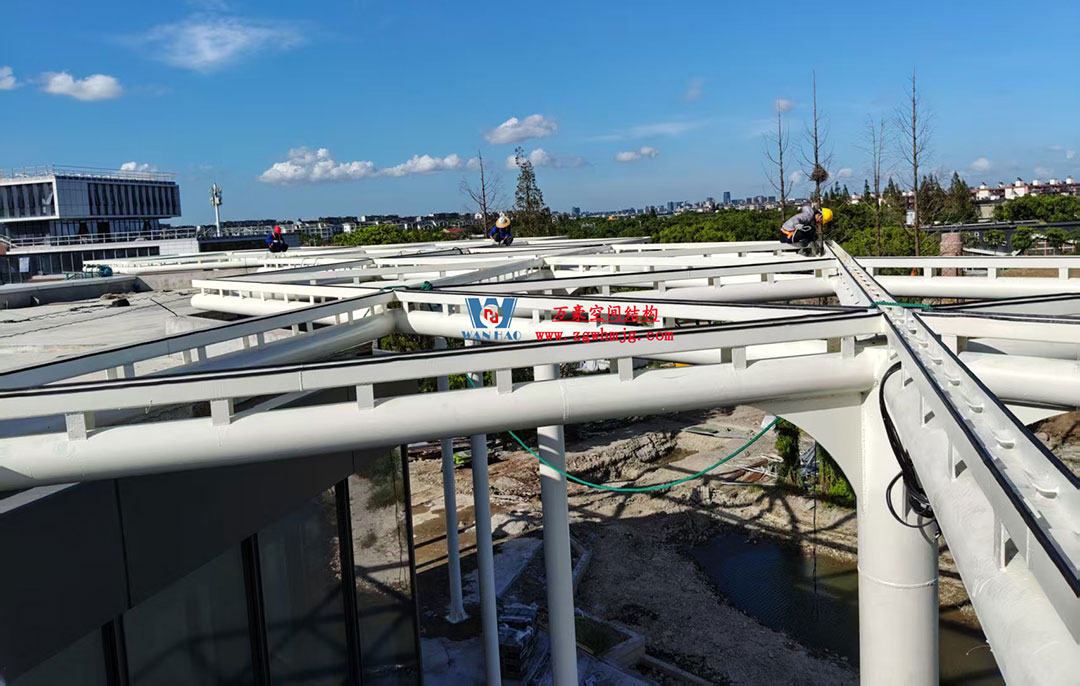 ETFE膜結(jié)構(gòu)景觀建筑:不止于“美”的建筑革命 ETFE膜結(jié)構(gòu)景觀建筑:不止于“美”的建筑革命