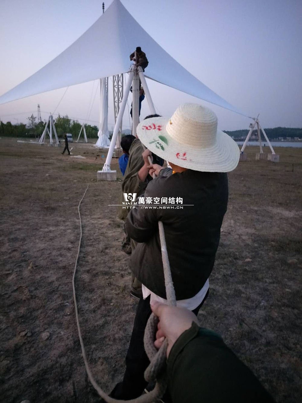 高橋灣現(xiàn)代產(chǎn)業(yè)園單飛燕、雙飛燕景觀膜結(jié)構(gòu)工程已近尾聲