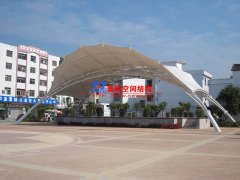 舞臺膜結構具有哪些特性？張拉膜結構舞臺有什么優(yōu)勢特點？