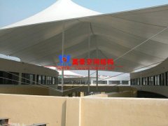 雨棚材料選哪種好？雨棚制作設(shè)計(jì)選膜結(jié)構(gòu)有哪些優(yōu)勢？